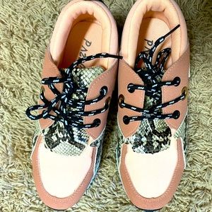 Boutique Pink & Snake print shoes